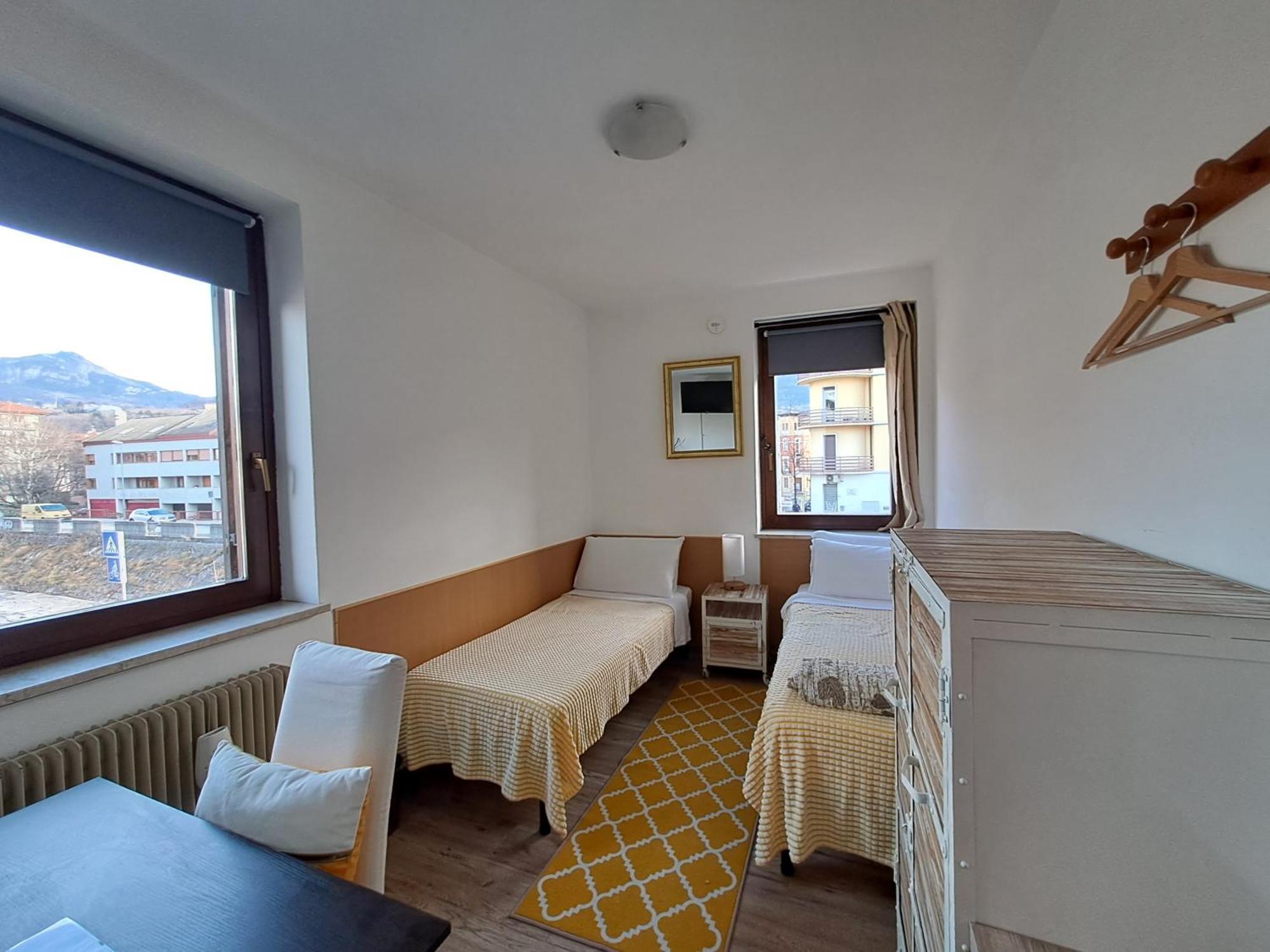 Appartamento Grande Al Ponte. Situato Vicino All'Ospedale, Al Parco E Al Centro Citta 特伦托 外观 照片